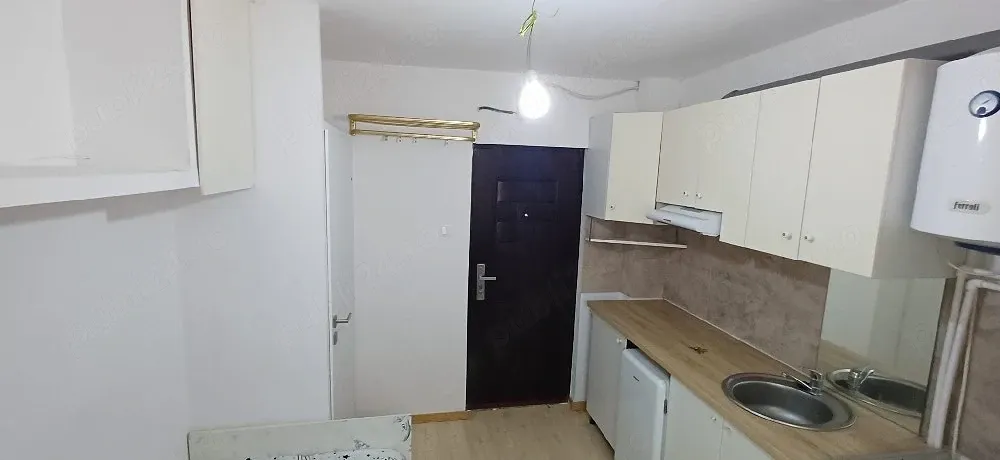camera de închiriat