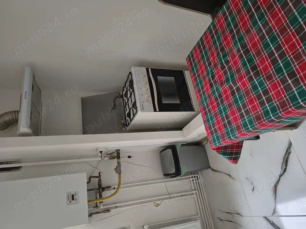 Închiriez apartament cu 2 camere, la parter in Brașov, str. Neptun Nr 21. - imagine 1