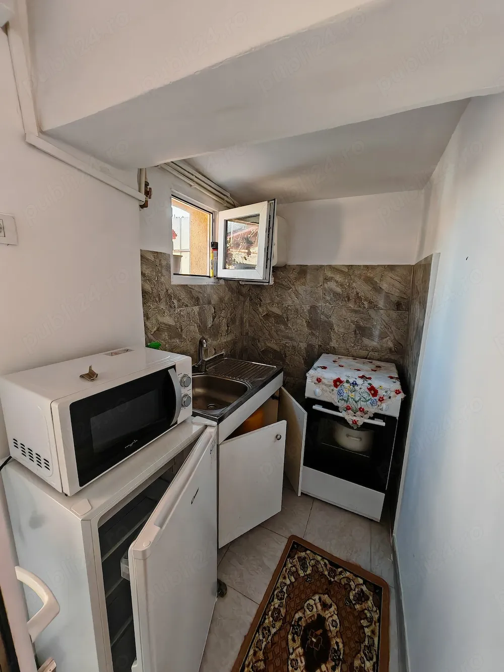 Proprietar Garsonieră 28mp, renovată, zonă Coiciu (central), liniștită 350 lună (tot inclus) - imagine 1