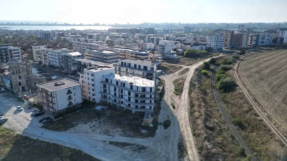 Apartament 3 camere, curte personală, foișor, mobilat. Termen lung! O lună cu două garanție! - imagine 1