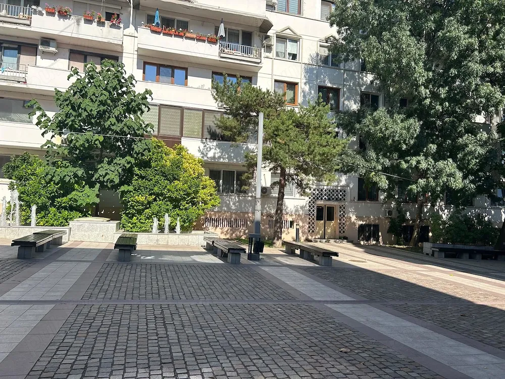 Închiriere apartament - imagine 1