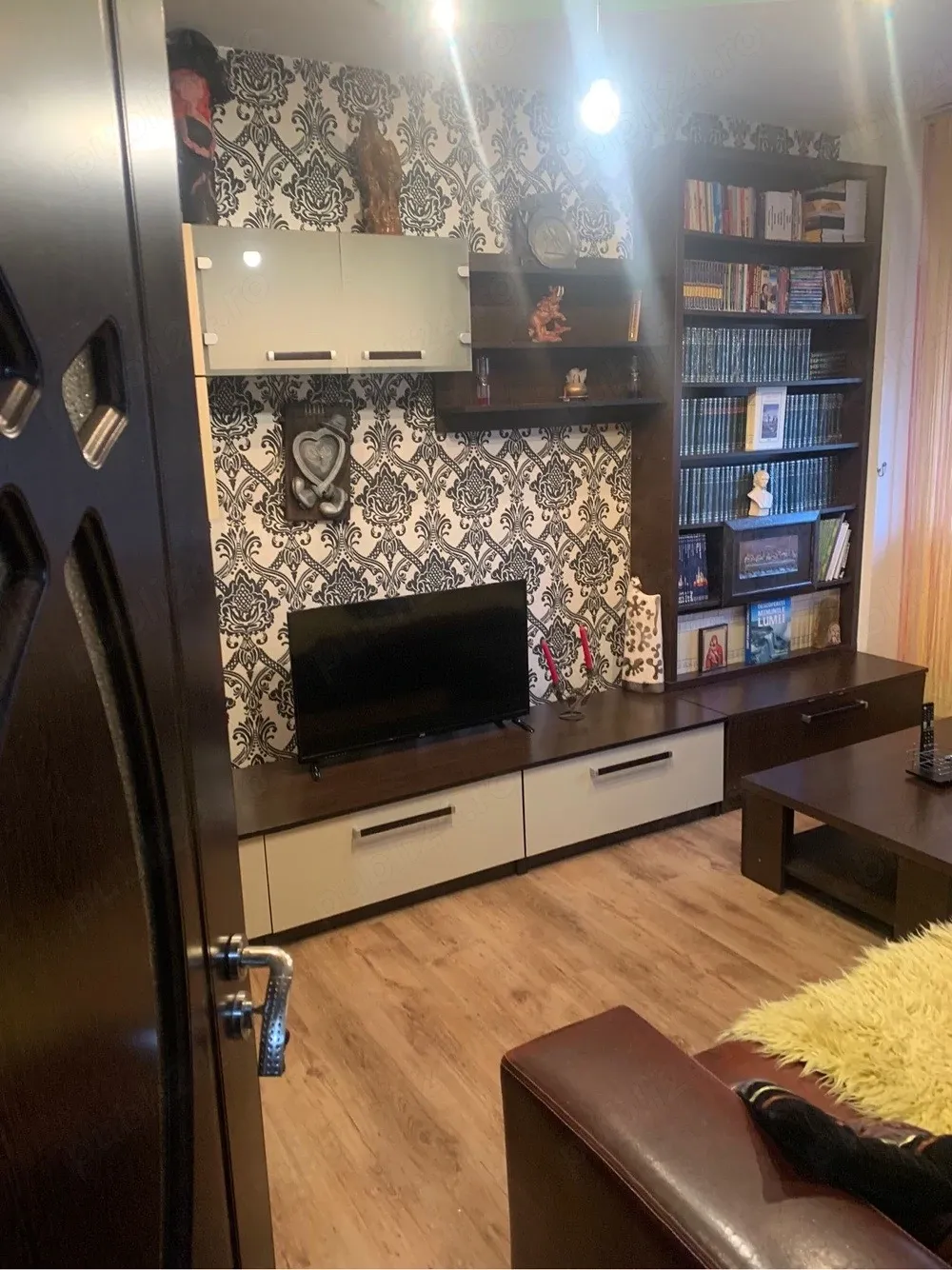 Inchiriez apartament 3 camere - imagine 1