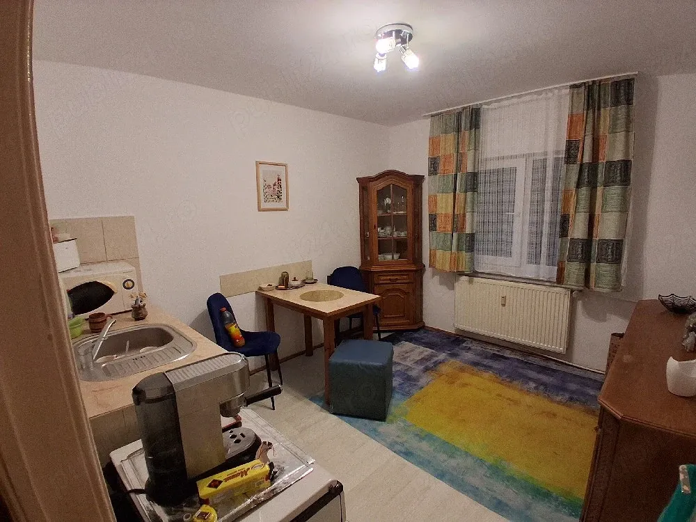 Închiriez apartament cu o cameră pe strada Lapusului vis a vis de Hotelul Nevis. - imagine 1