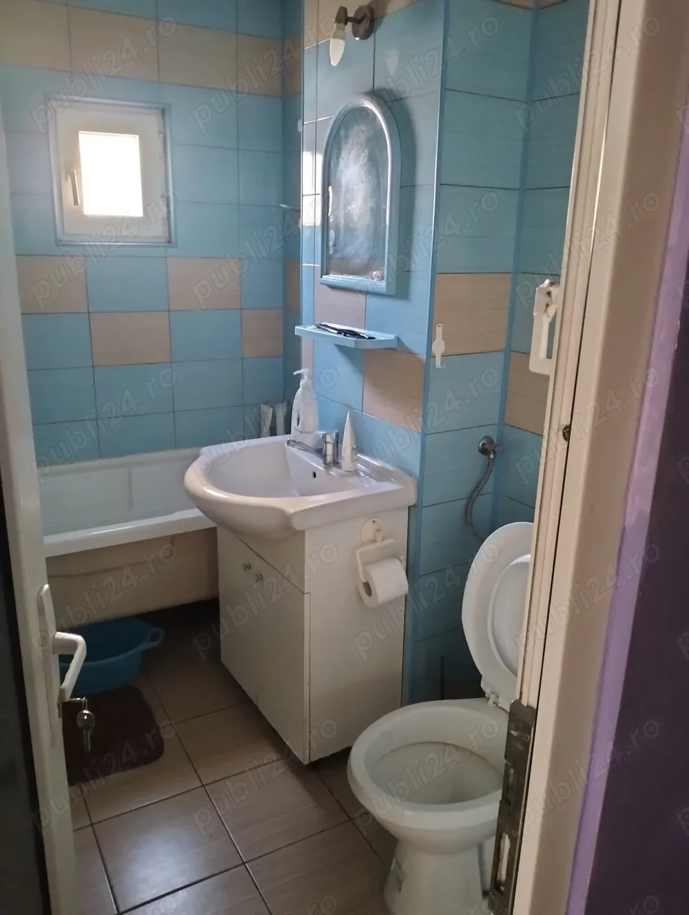 închiriez apartament două camere - imagine 1