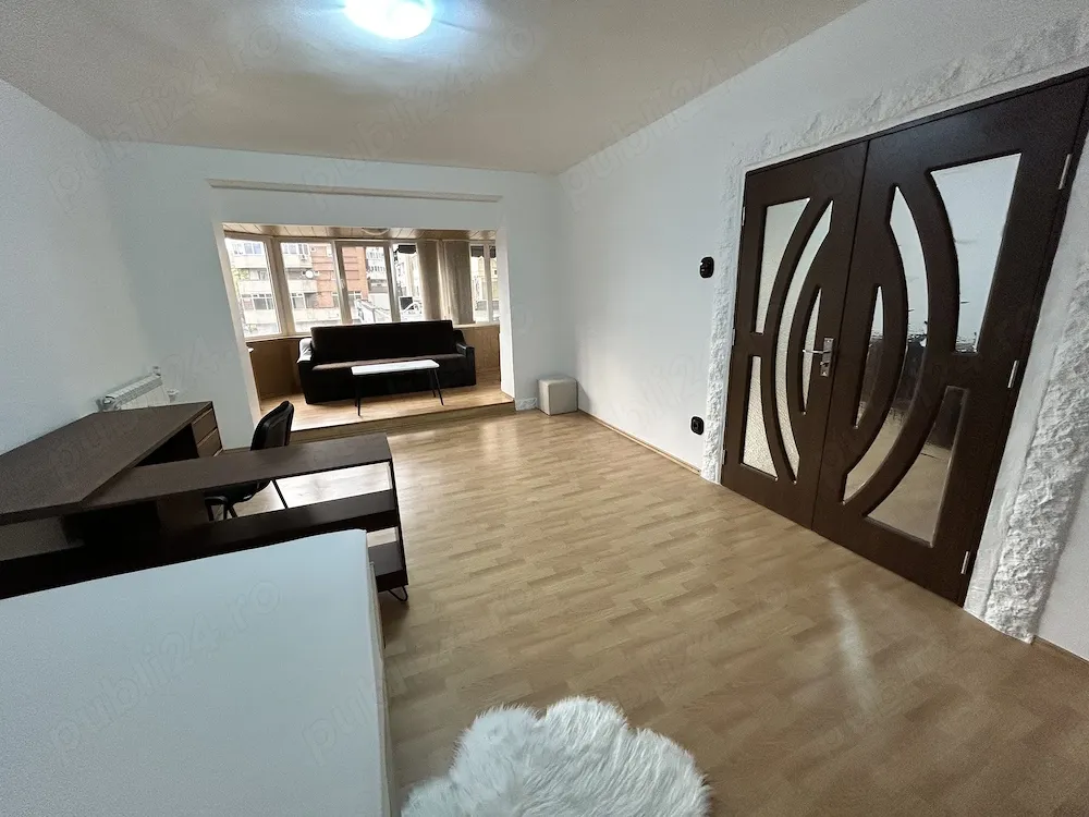 Inchiriez apartament cu 2 camere decomandat str Magheru etaj 1 - imagine 1