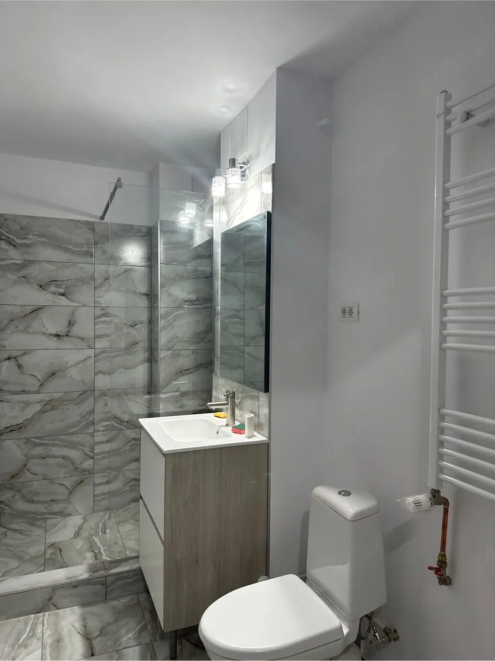 dau in chirie apartament 3 camere Oradea - imagine 1