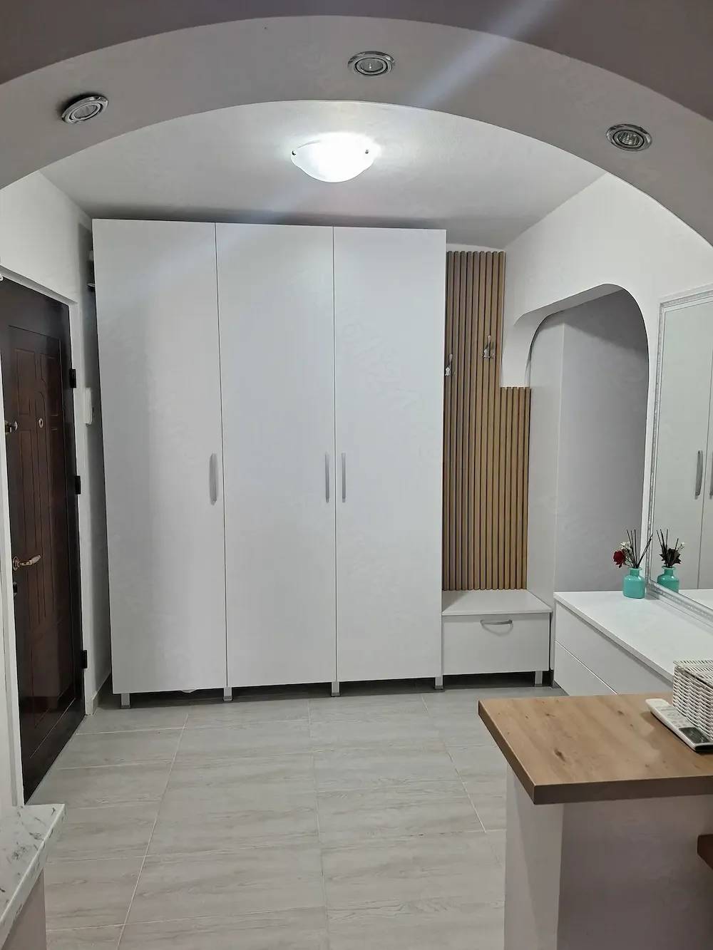 Vând apartament bloc cu acoperis - imagine 1