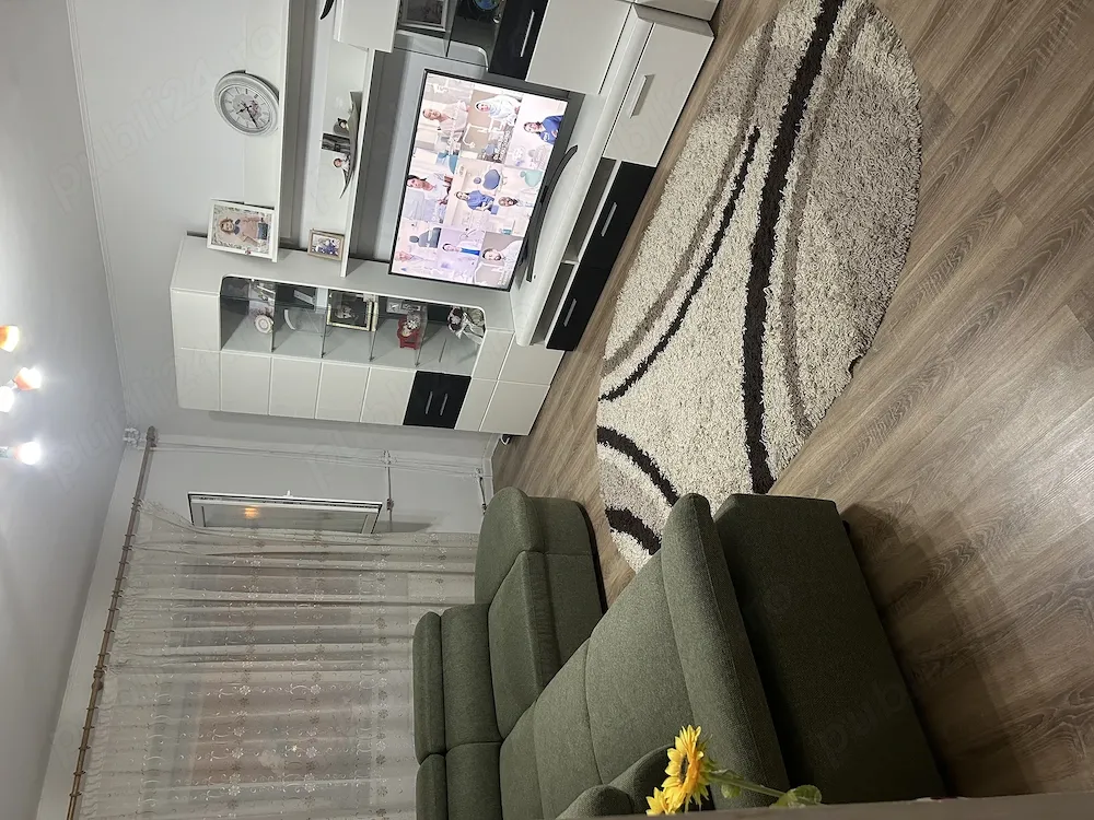 De vânzare - apartament cu 3 camere decomandat - zona Iosia - imagine 1