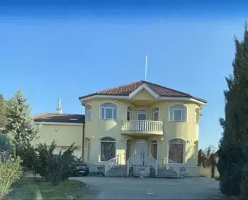 Casa de vanzare in zona linistita - imagine 1