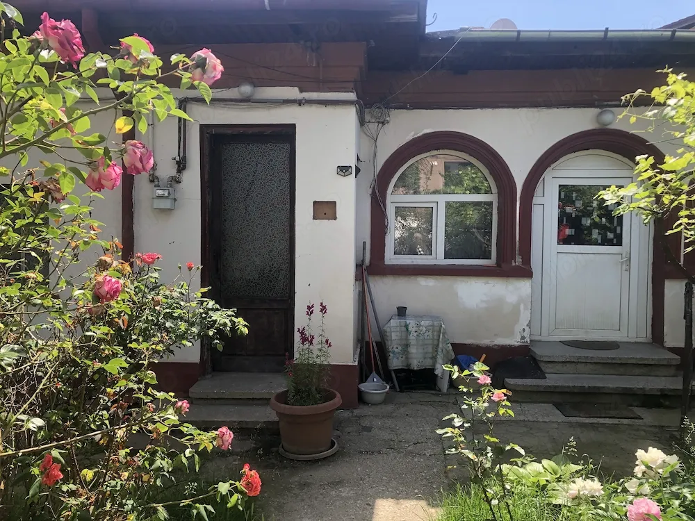 Proiect casă pe pământ   necesită renovare totală, curte 85 mp, garaj+anexa