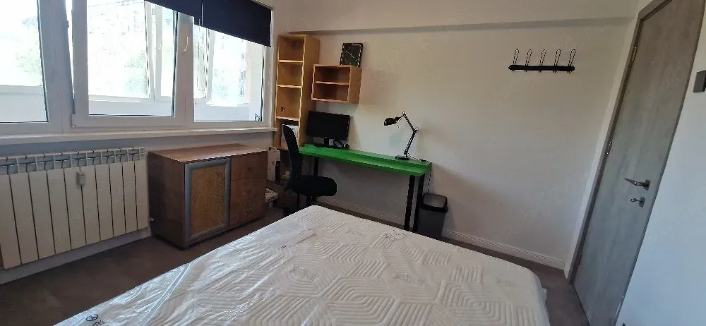 Închiriez 2 camere Titan