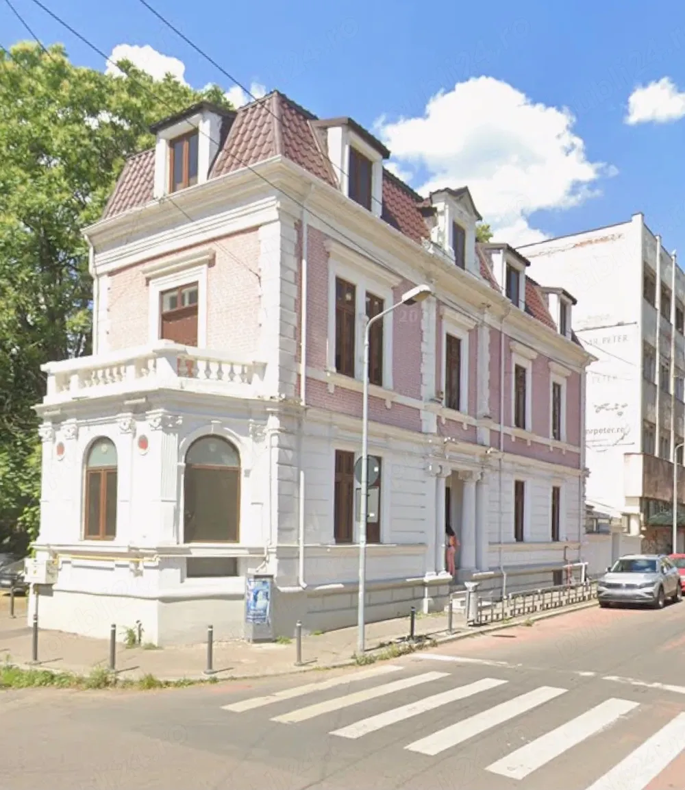 Vilă P+1+2M de închiriat 440 mp