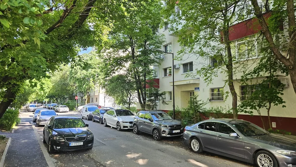 Proprietar. Vând apartament în București, sector 4. Zonă liniștită, bloc civilizat - imagine 1