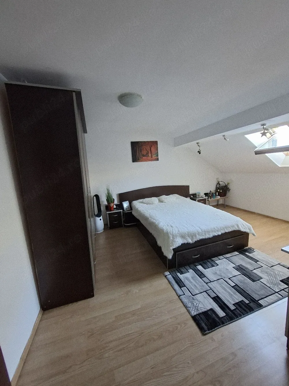 Proprietar  vând  apartament 4 camere - imagine 1