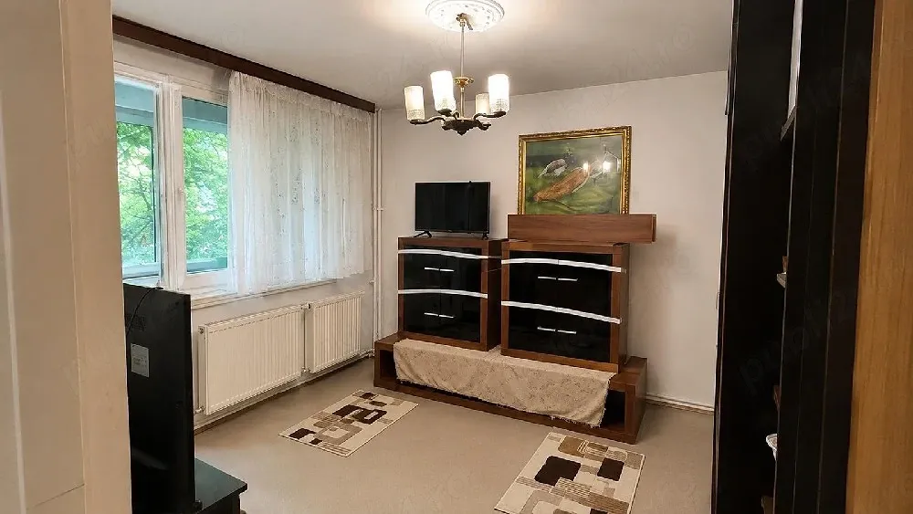 Vand apartament 3 camere decomandat zona Straja-Piata Resita - imagine 1