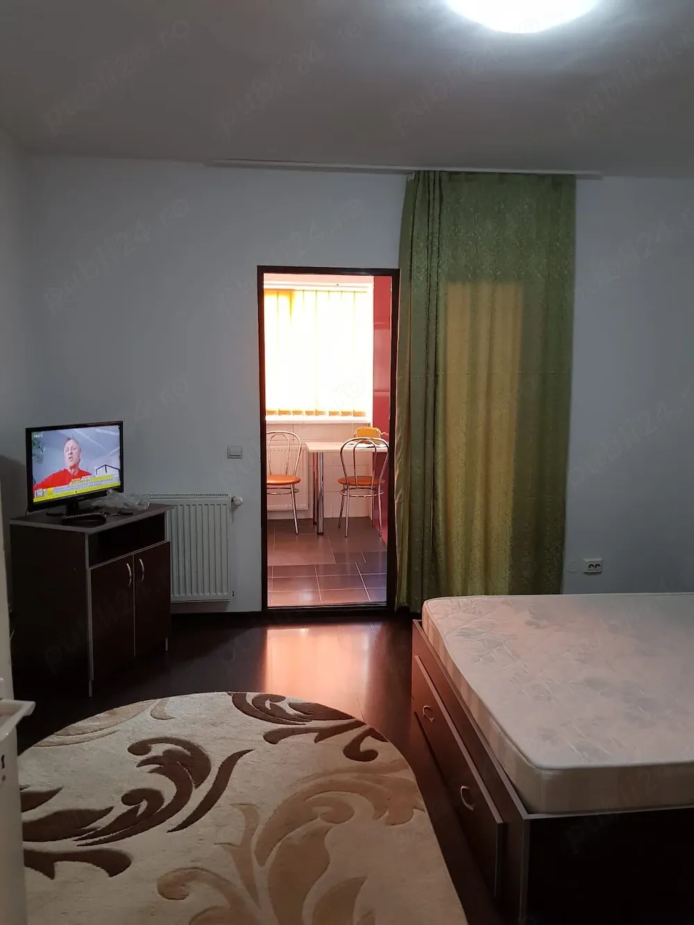Închiriez garsoniera
