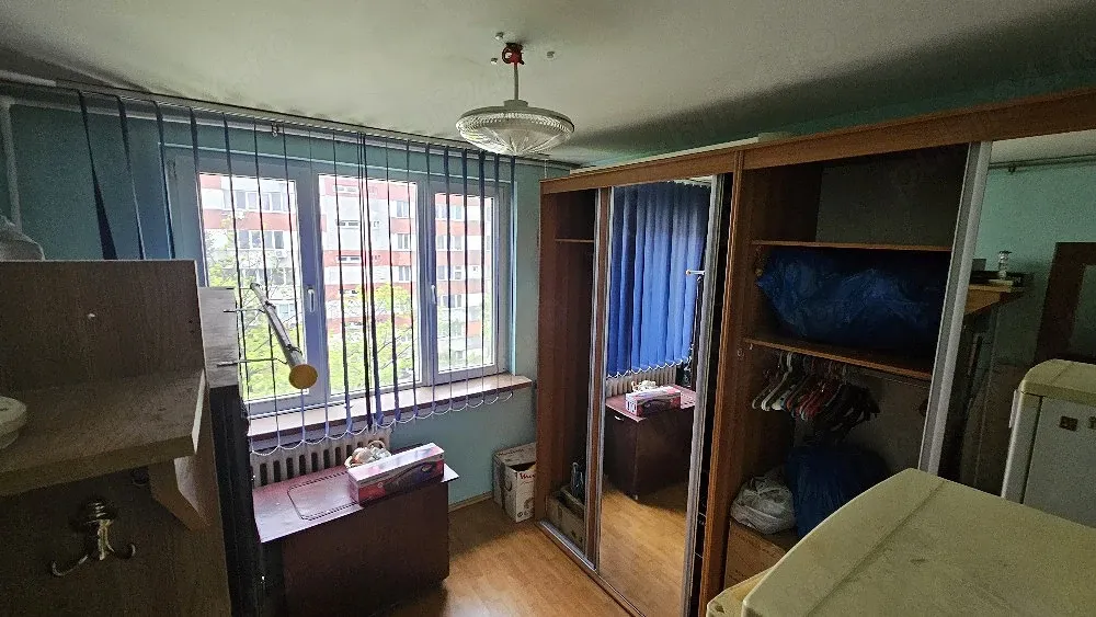 Vând apartament cu 3 camere, 4 4, Antiaeriană - imagine 1