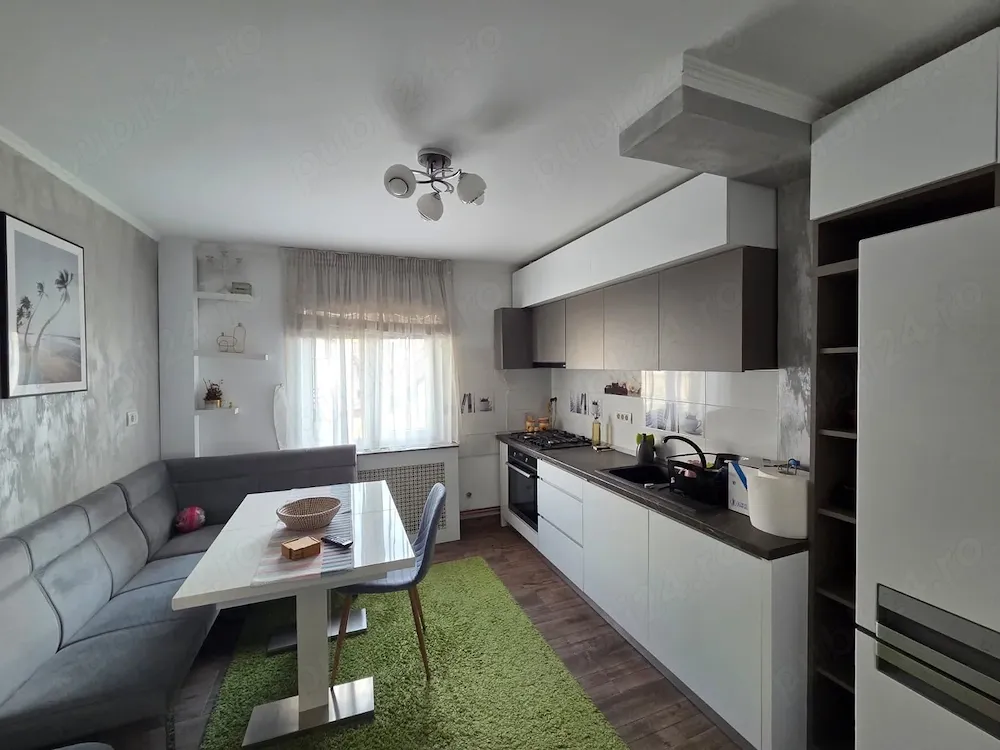 Apartament 3 camere, 2 balcoane, 2 bai, zona 1 Mai, Ramnicu Valcea - imagine 1