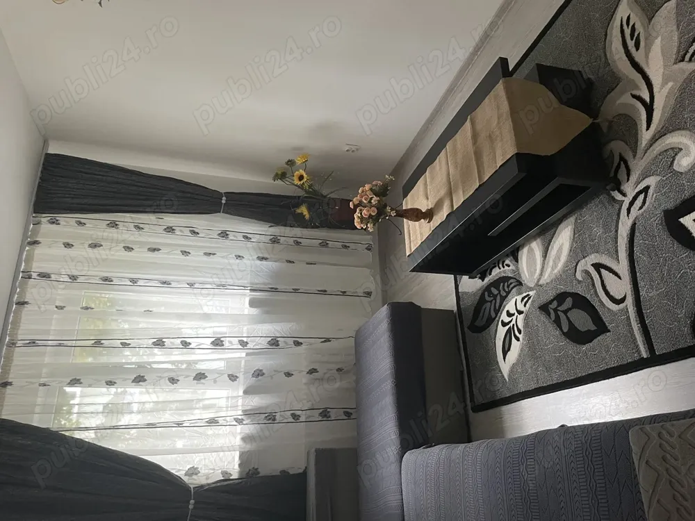 Închiriez apartament 3 camere Trivale - imagine 1