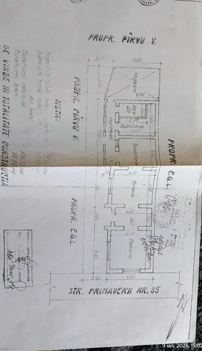 Vand casa in centru Singur in curte str Eroilor