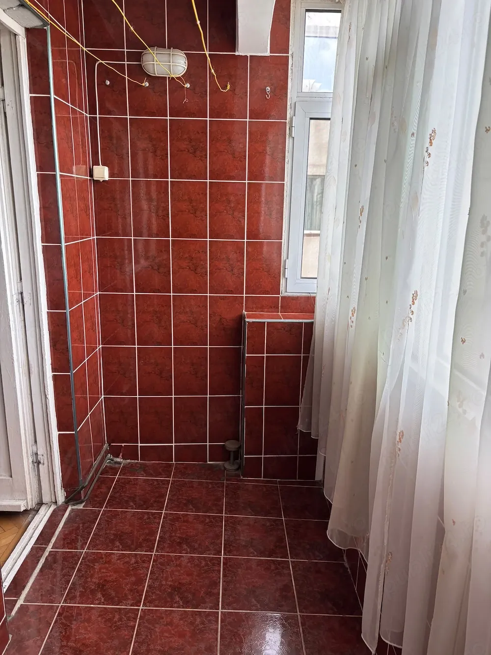 Închiriez apartament 2 camere - imagine 1
