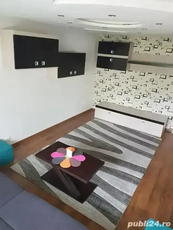Închiriez apartament - imagine 1