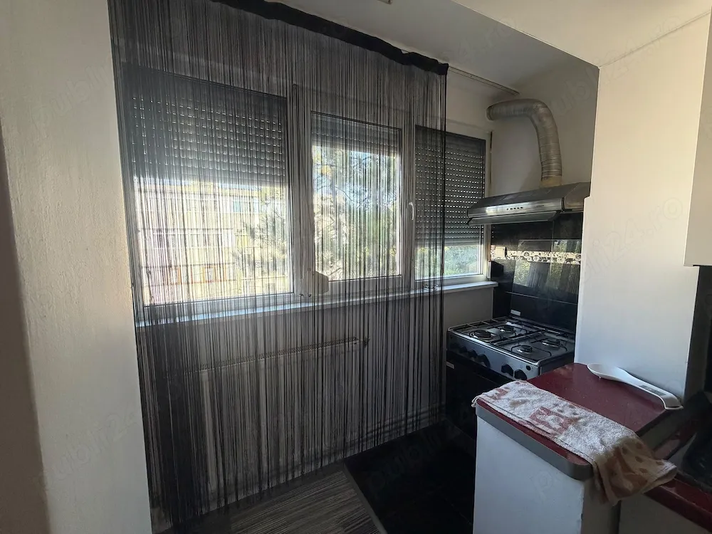 Inchiriez apartament
