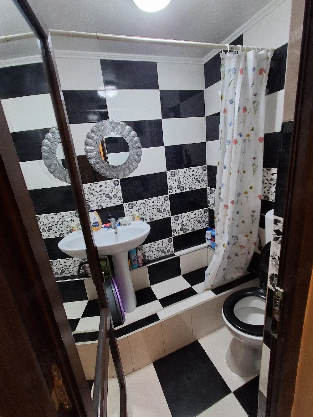 Apartament 3 camere de vanzare!