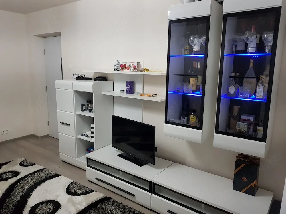 Apartament 3 camere, 2 4, bloc caramida, Vlaicu, loc de parcare