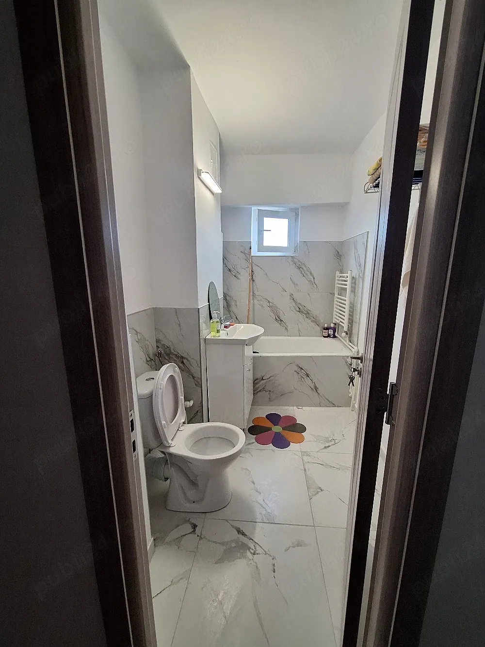 Inchiriez apartament 2 camere decomandat Unirii Sud-Luca - imagine 1