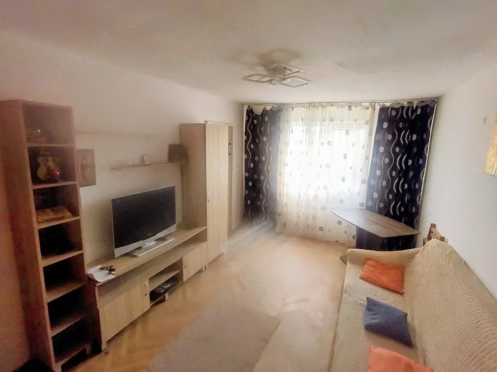 Apartament de vânzare - imagine 1