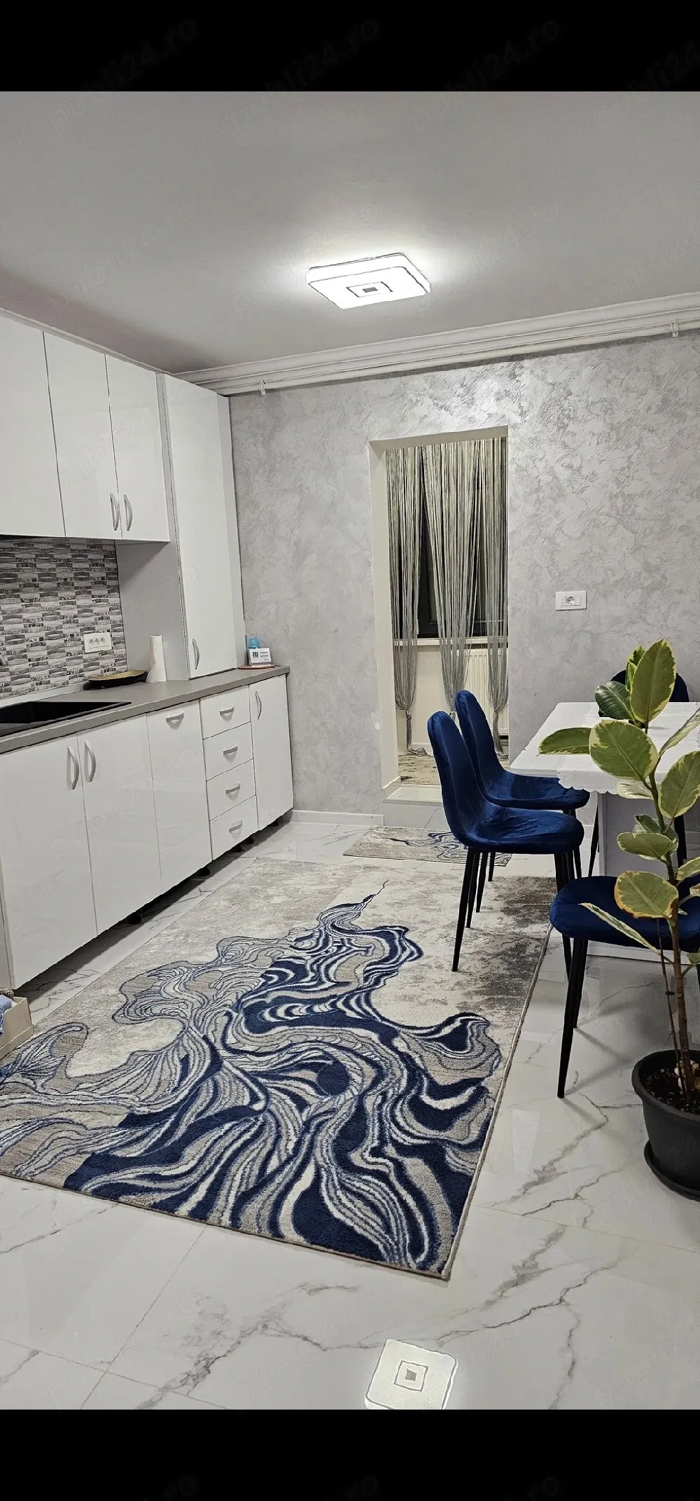 vând apartament 3 camere