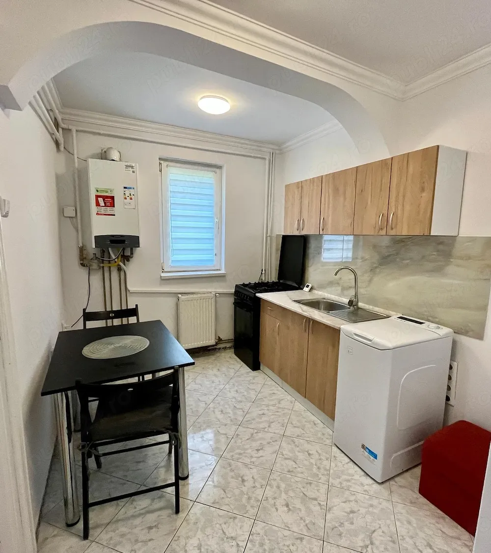 Apartament 2 cam Semi Parter Milcov Bacau - imagine 1