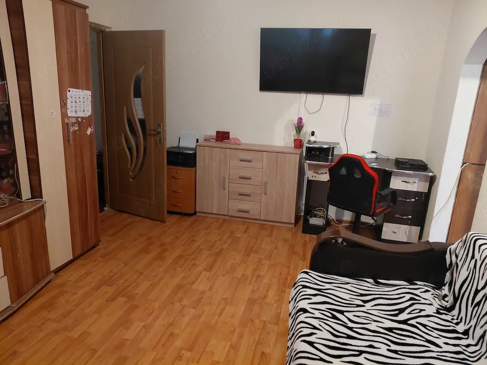 Vand apartament 2 camere semidecomandat  zona narcisa - imagine 1