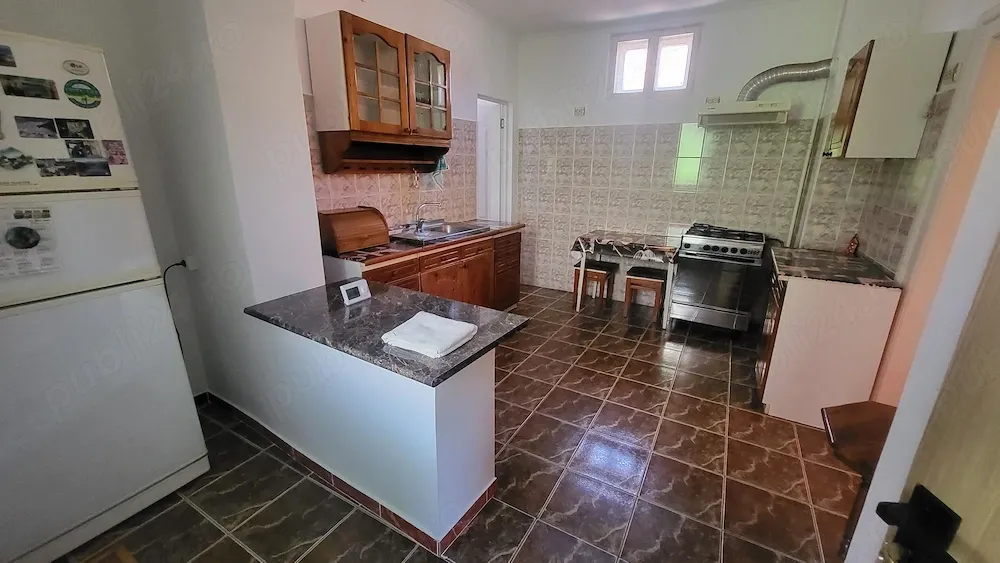 Inchiriez garsoniera la casa, intrare separat, Lazare (zona Balanta) - imagine 1