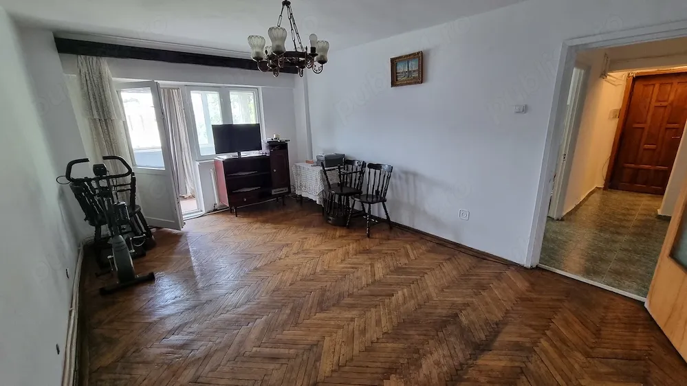 Apartament 3 camere, boxă, de vânzare - N. Titulescu, Slatina