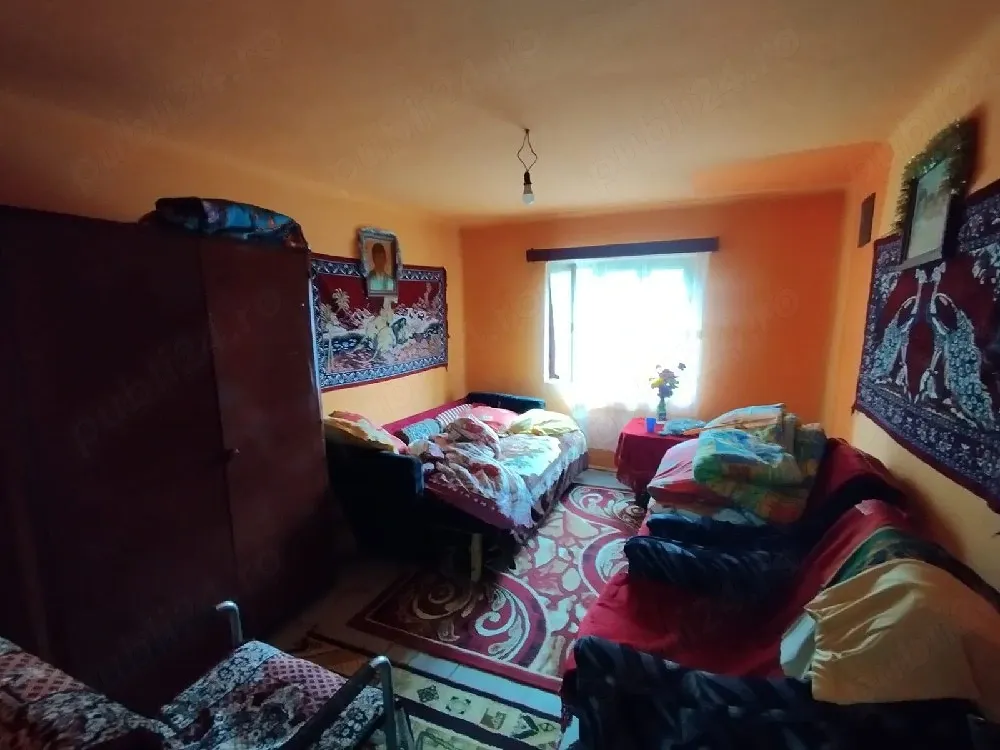 Vând casă în sat Mateesti com SCAUNIȘ VALCEA