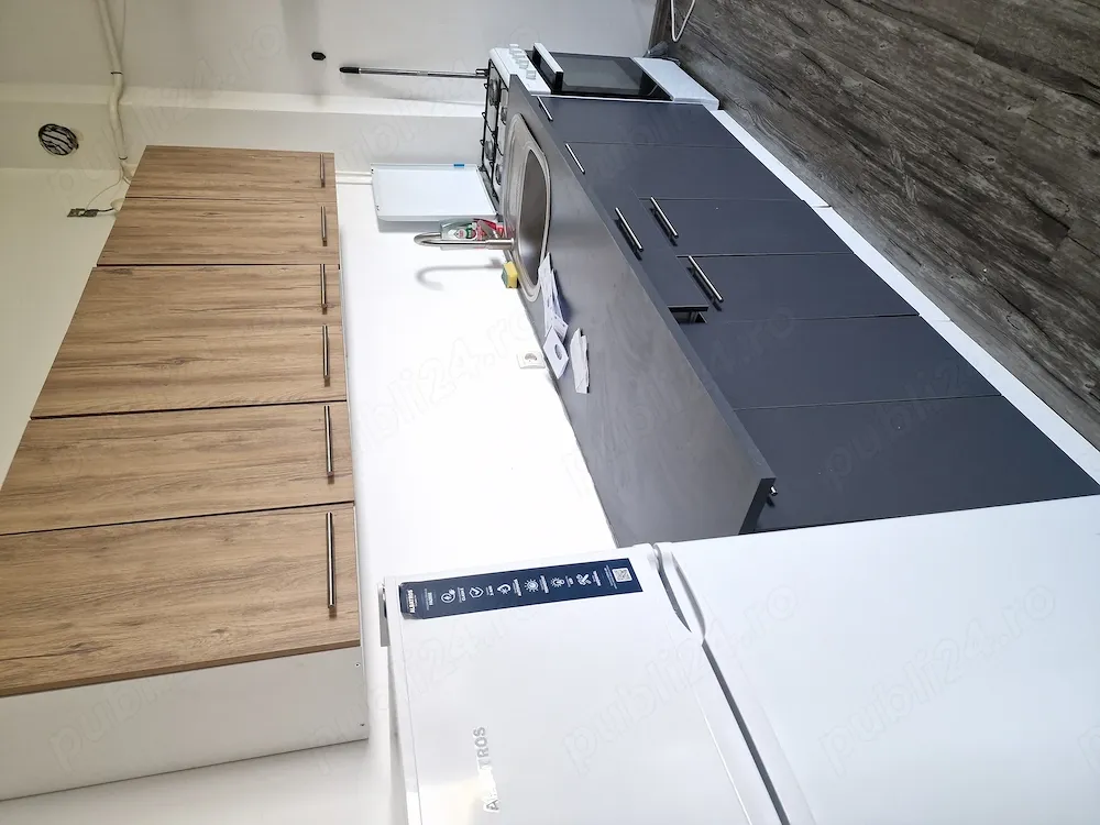 Inchiriez apt 2 camere,decomandat,aproape de universitate,zona Nordicc,
