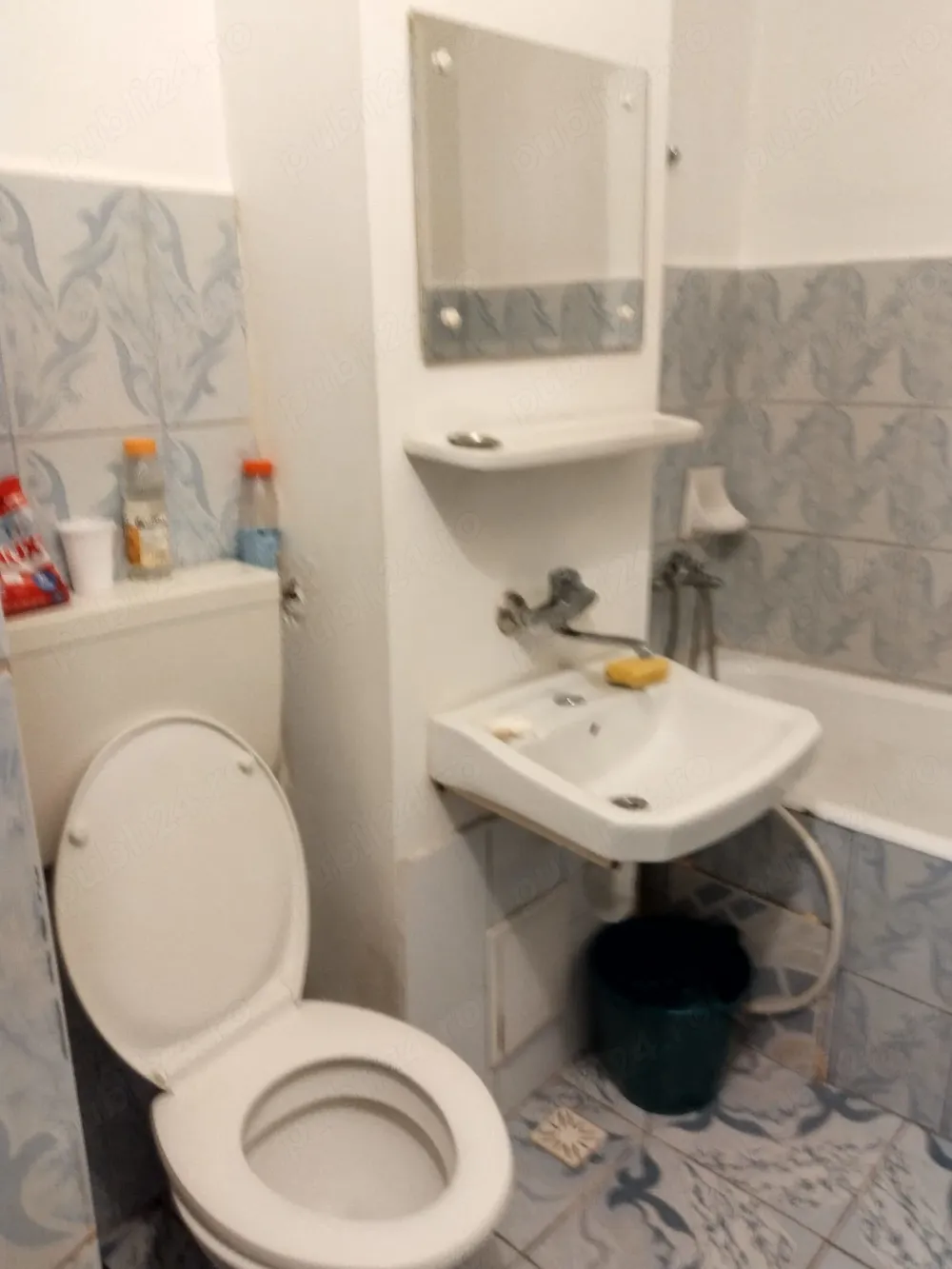 Ofer spre închiriere garsoniera în capăt la 1, Botoșani ,27 mp,etaj 1 - imagine 1