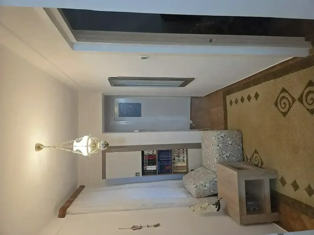 Inchiriere Ap 3 camere, et. 2, perioada lunga, decomandat, utilat complet