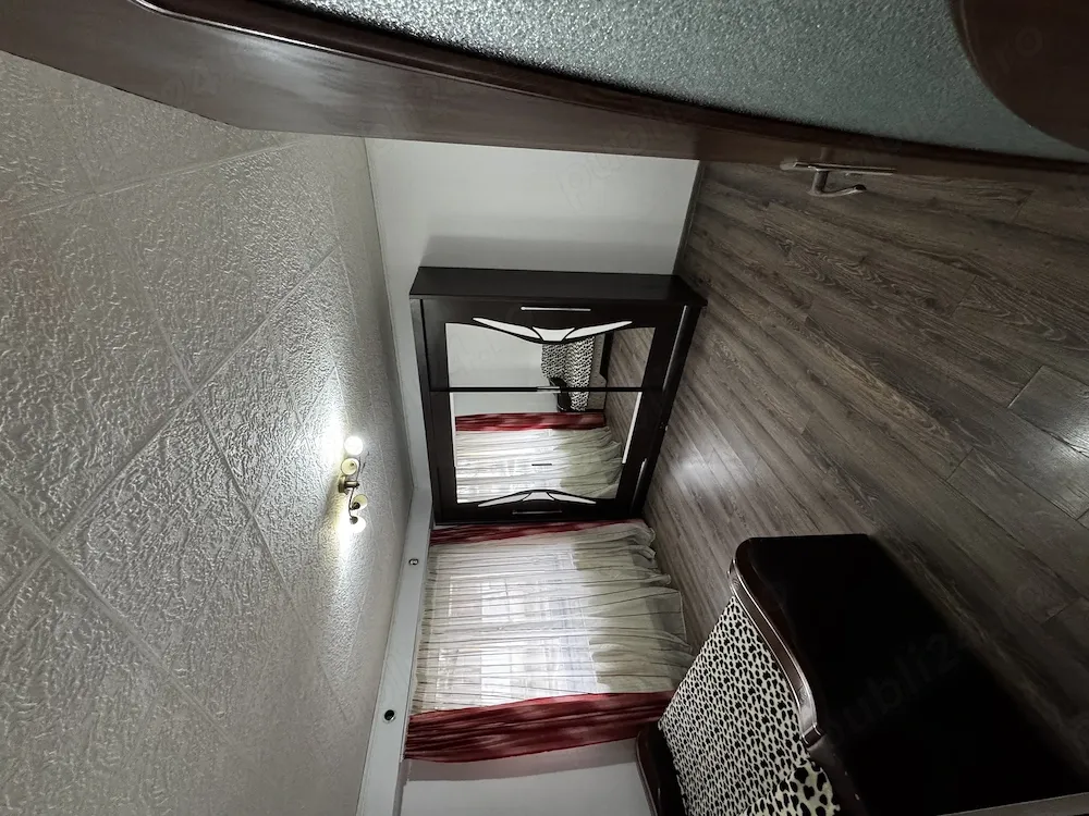 Apartament cu două camere de închiriat