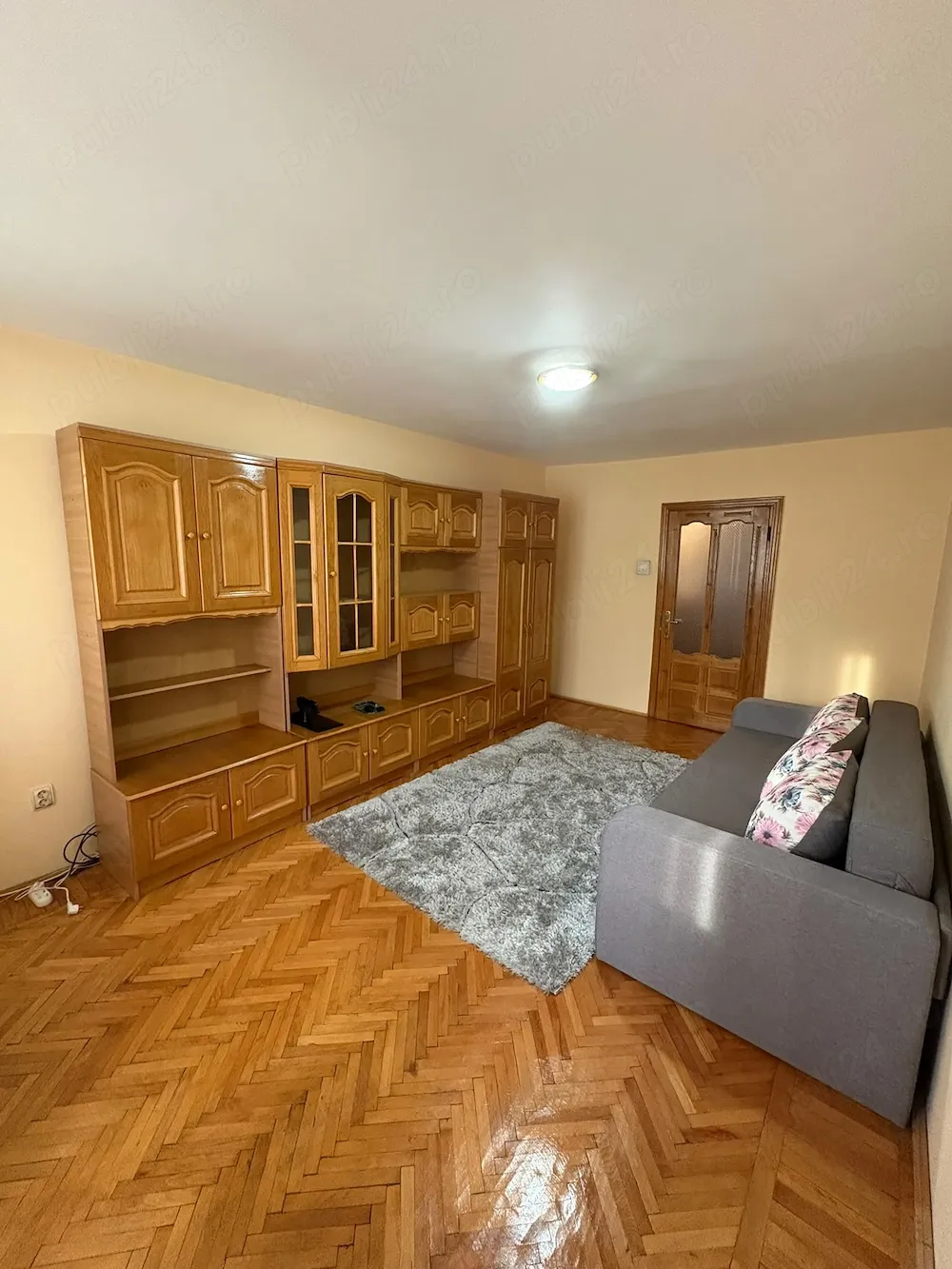 Închiriere apartament cu 2 camere