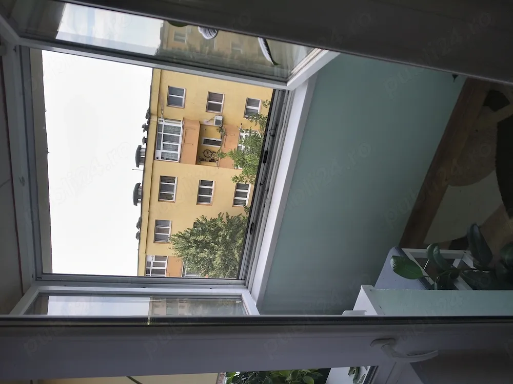 Vând apartament 2 camere cu 2 balcoane - imagine 1