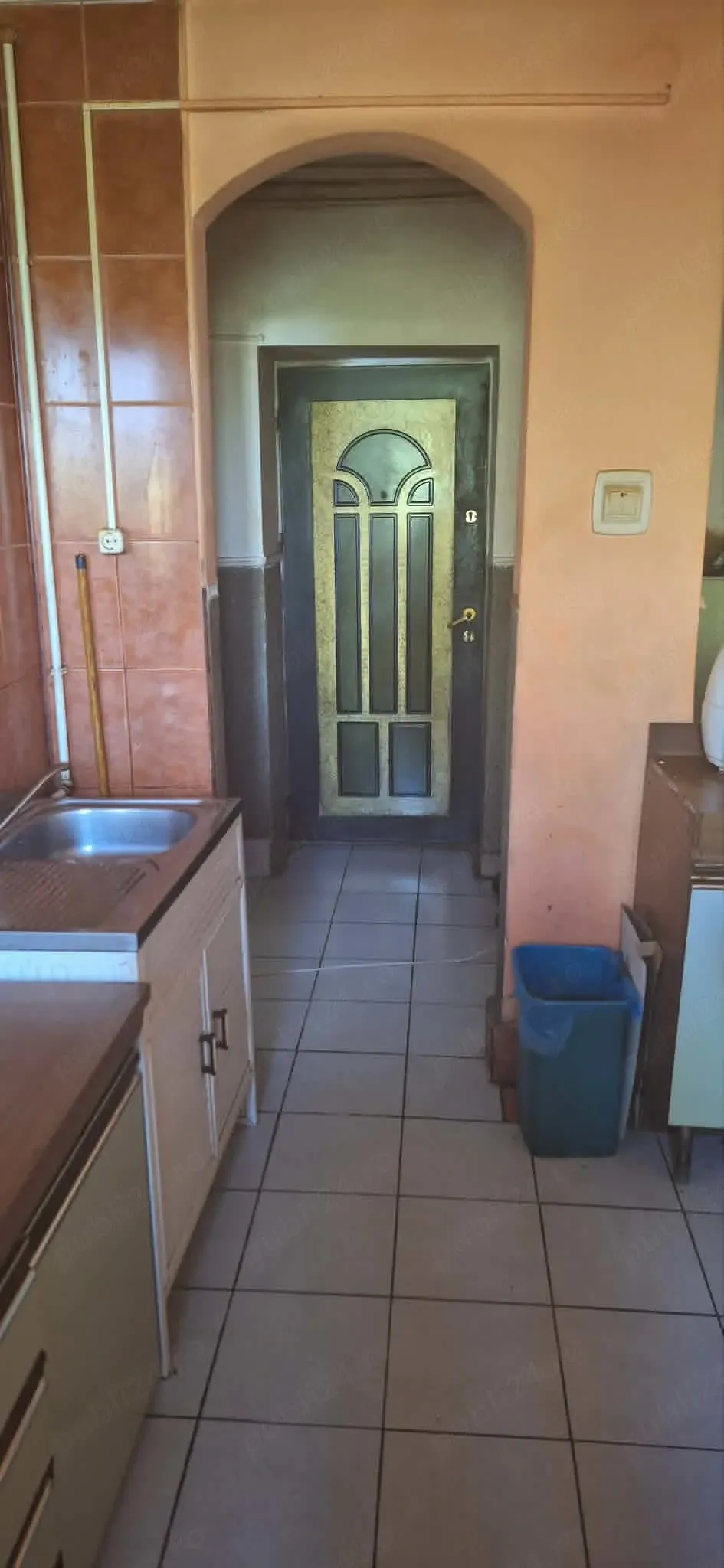 Vand Apartament 2 camere decomandat - imagine 1