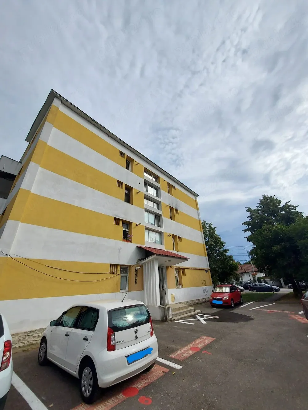 Apartament cu 3 camere de vanzare Târgu Jiu, zona centrala - imagine 1