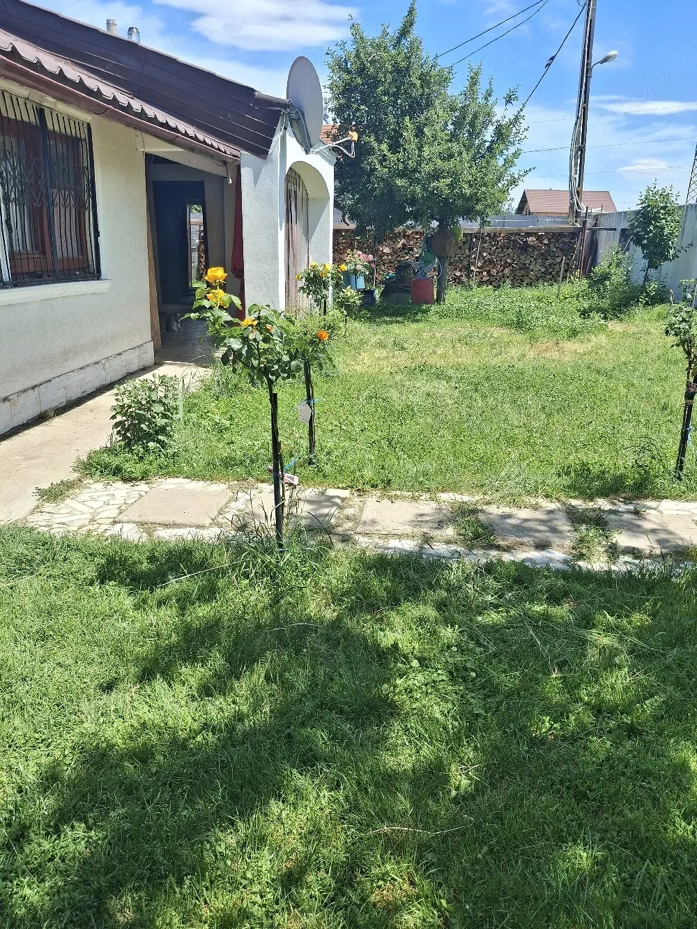 vand casa cu teren  cu drum servitute  periferia tg jiu - imagine 1