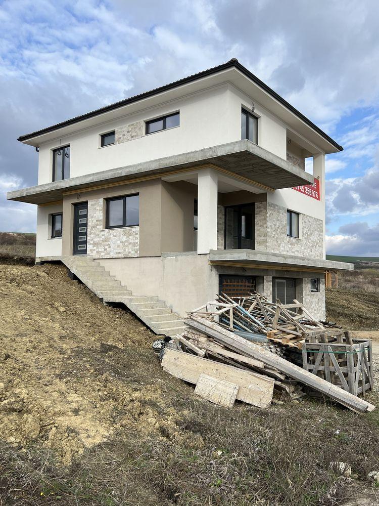 Casa individuala cu demisol , Chinteni , teren 600 mp