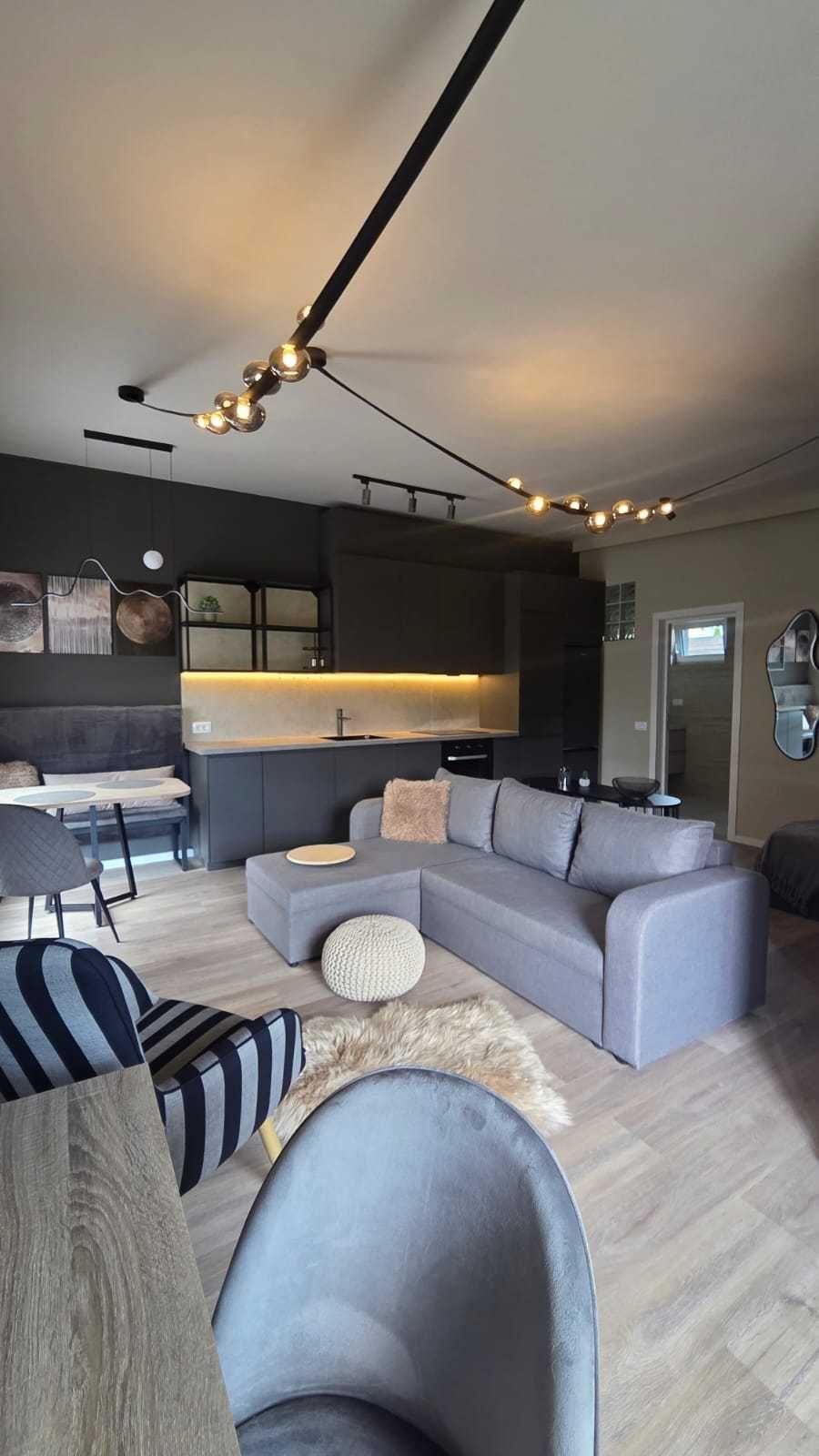 Studio premium de închiriat, 40 mp, Etaj 1, grădină privată și parcare, Europa