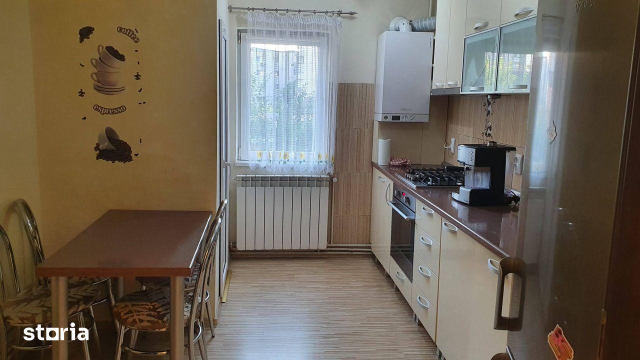 Proprietar, inchiriez ap 4 cam., 80mp, 2 bai, centrala– Dambovitei, CJ - imagine 1