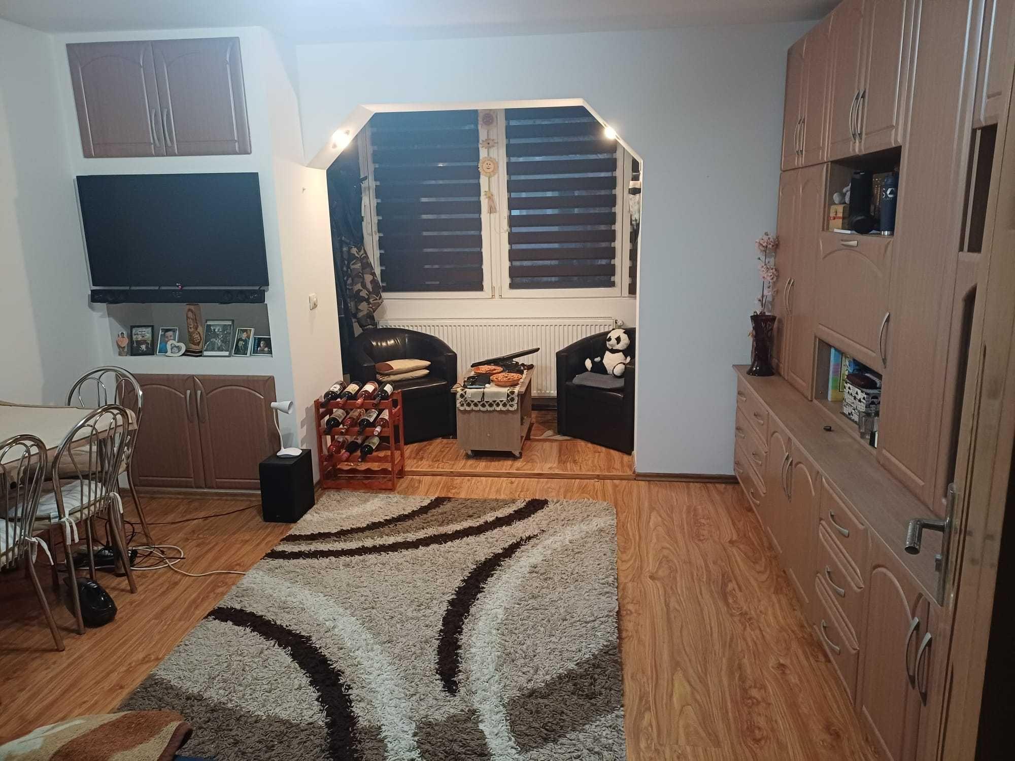 apartament de vanzare - imagine 1
